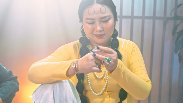 Sau trend khoe tiền, MV Đồng vàng gây sốt khi rap bằng tiếng Khmer - Ảnh 2.