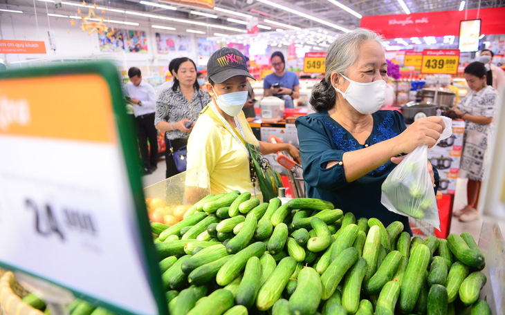 Mua sắm cuối năm  tràn ngập chương trình khuyến mãi