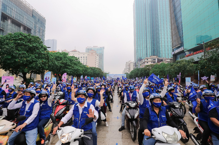 Người trung niên, cao tuổi đi phượt: ‘Chuyến đi của thanh xuân’ - Ảnh 1.