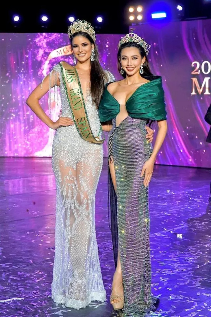 10 tháng đương nhiệm Miss Grand Thùy Tiên có 9 lần trao vương miện cho tân hoa hậu - Ảnh 7.