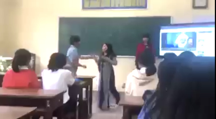 Vụ giáo viên bị bẻ tay trước mặt học sinh: Không thể chấp nhận được! - Ảnh 2.
