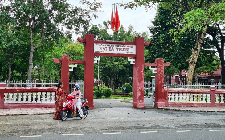 Vụ cô giáo bị ‘bẻ tay’ ở Huế: Sẽ thanh tra toàn diện Trường THPT Hai Bà Trưng