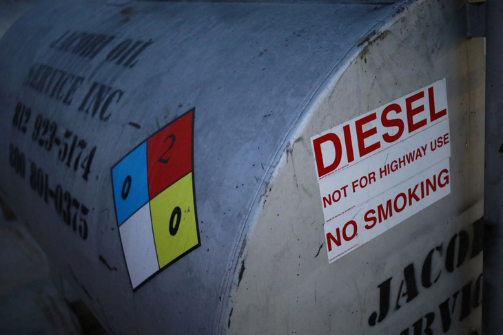 Dầu diesel trở thành hàng hiếm trên khắp nước Mỹ - Ảnh 1.
