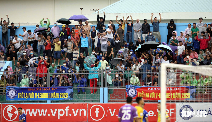 CLB Khánh Hòa thăng hạng V-League trở lại - Ảnh 2.