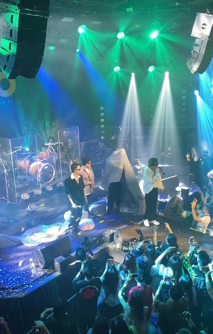 Da LAB gặp sự cố khó đỡ trong live show giới thiệu ca khúc mới - Ảnh 3.