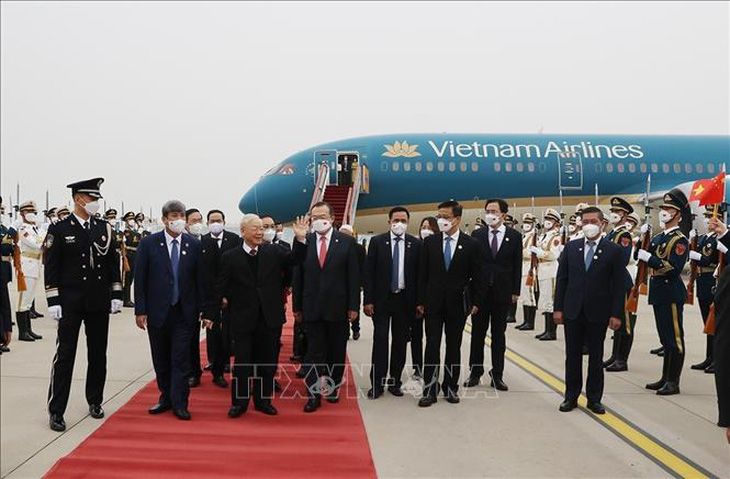Tổng bí thư Nguyễn Phú Trọng đến Bắc Kinh, bắt đầu chuyến thăm chính thức Trung Quốc - Ảnh 3.