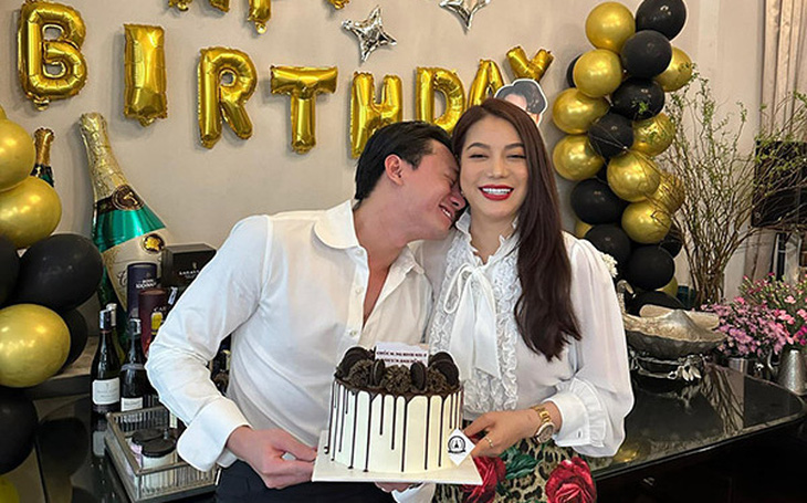 Anh Dũng nũng nịu bên bạn gái Trương Ngọc Ánh trong tiệc sinh nhật