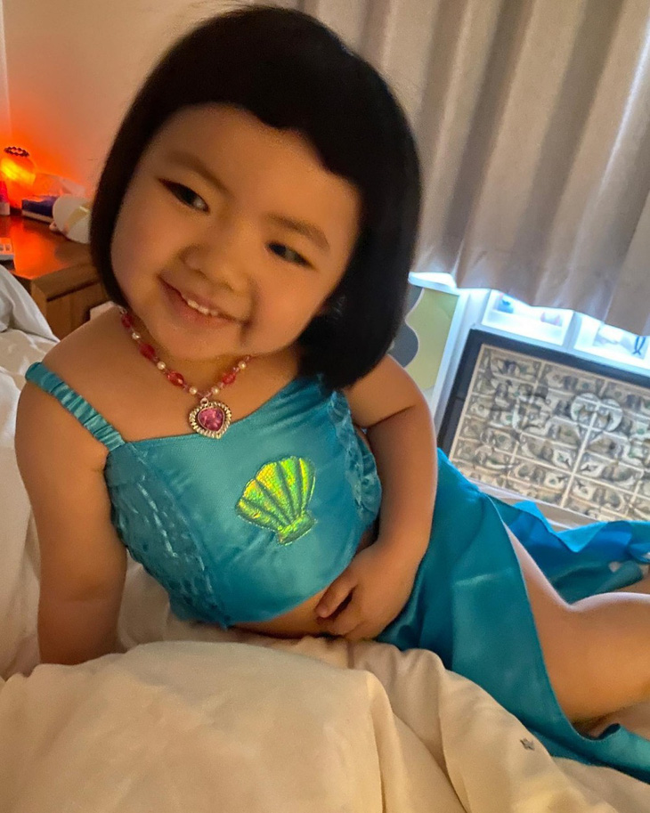 Bé gái 4 tuổi cosplay Halloween khiến netizen xứ Trung dậy sóng - Ảnh 5.