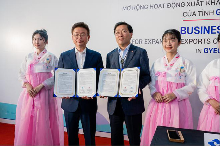 Tỉnh Gyeongsangbuk-do (Hàn Quốc) ký kết hợp tác với LOTTE Mart - Ảnh 2.