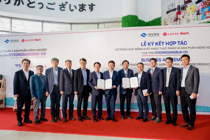 Tỉnh Gyeongsangbuk-do (Hàn Quốc) ký kết hợp tác với LOTTE Mart - Ảnh 3.