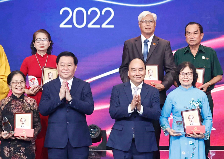 Chủ tịch nước dự chương trình Hồ Chí Minh - Hành trình khát vọng 2022 - Ảnh 1.