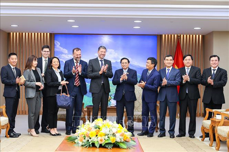 Adidas cam kết mở rộng đầu tư tại Việt Nam - Ảnh 1.