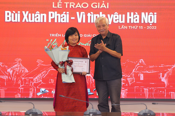Đạo diễn ‘Hà Nội trong mắt ai’ Trần Văn Thủy nhận Giải thưởng lớn Giải thưởng Bùi Xuân Phái - Ảnh 6.