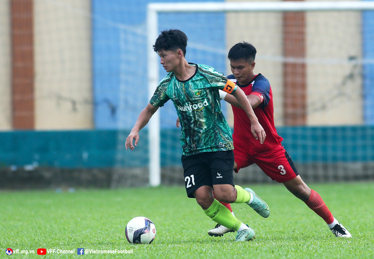 Đề nghị kỷ luật nặng cầu thủ Học viện Nutifood và Tây Ninh xô xát ở Giải hạng ba quốc gia 2022 - Ảnh 1.