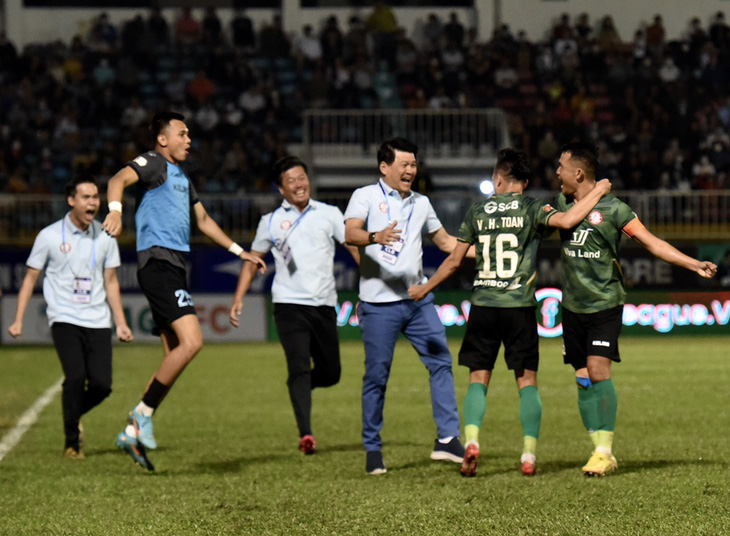 Vòng 18 V-League 2022: Hoàng Anh Gia Lai nếm trái đắng trên sân Pleiku - Ảnh 1.