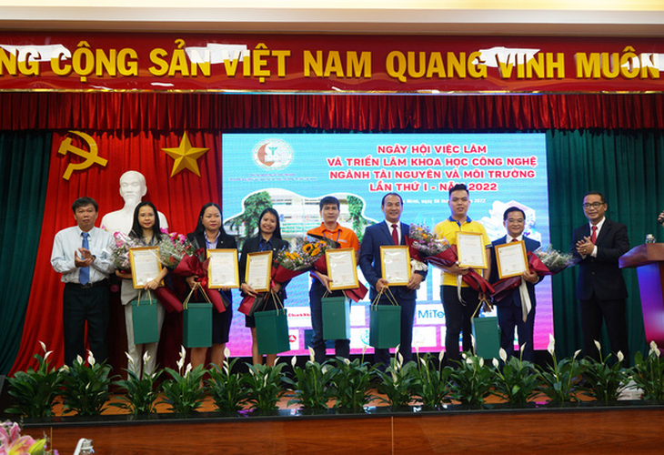 Ngày Hội việc làm và Triển lãm Khoa học Công nghệ ngành Tài nguyên - Môi trường - Ảnh 1.