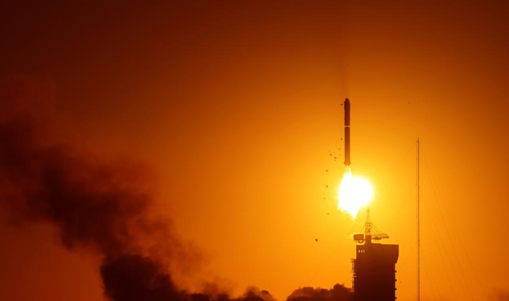 Trung Quốc phóng vệ tinh khám phá Mặt trời - Ảnh 1.