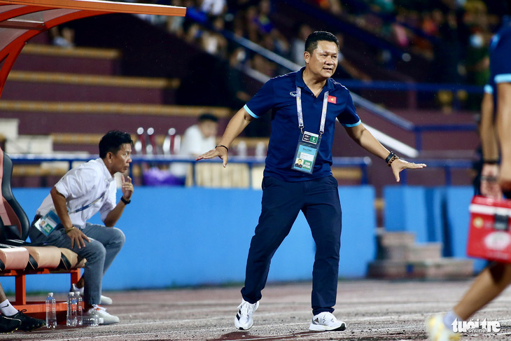 HLV trưởng U17 Thái Lan: Bóng đá Thái Lan đang có vấn đề đào tạo trẻ - Ảnh 2.