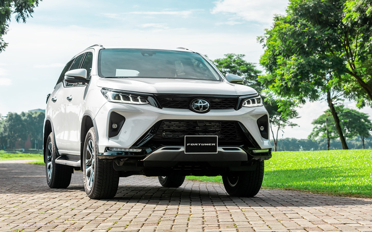 Toyota Fortuner giữ thiết kế, thêm trang bị, tăng giá cao nhất 42 triệu tại Việt Nam