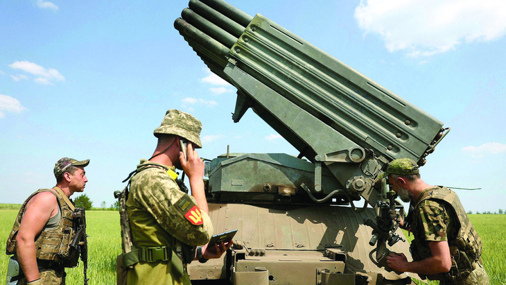 Cuộc chiến Ukraine: Trên thị trường vũ khí lậu - Ảnh 1.