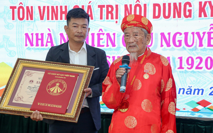 Nhà nghiên cứu 102 tuổi Nguyễn Đình Tư đạt kỷ lục Việt Nam về lao động, sáng tạo