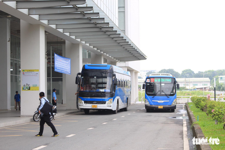 Dân than đi lại bất tiện, TP.HCM đưa thêm xe buýt kết nối vào bến xe Miền Đông mới - Ảnh 1.