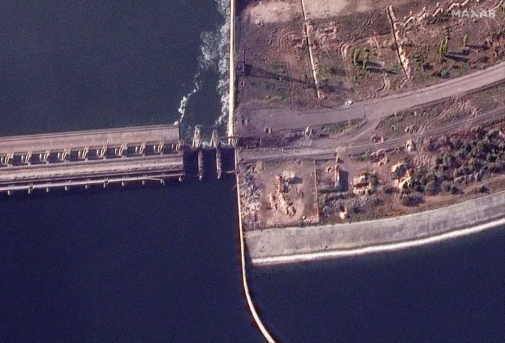 Ít nhất 7 cây cầu tại Kherson bị phá hủy trong một ngày - Ảnh 1.