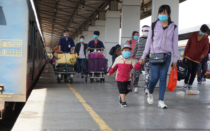 Thêm 8.000 vé tàu đi trong những ngày nghỉ Tết Quý Mão