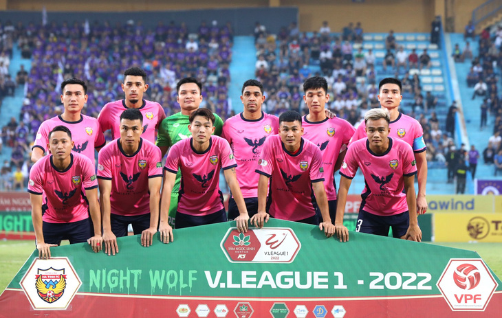 Trọng tài Việt Nam sẽ bắt chính cả hai trận tranh suất trụ hạng vòng 26 V-League 2022 - Ảnh 1.