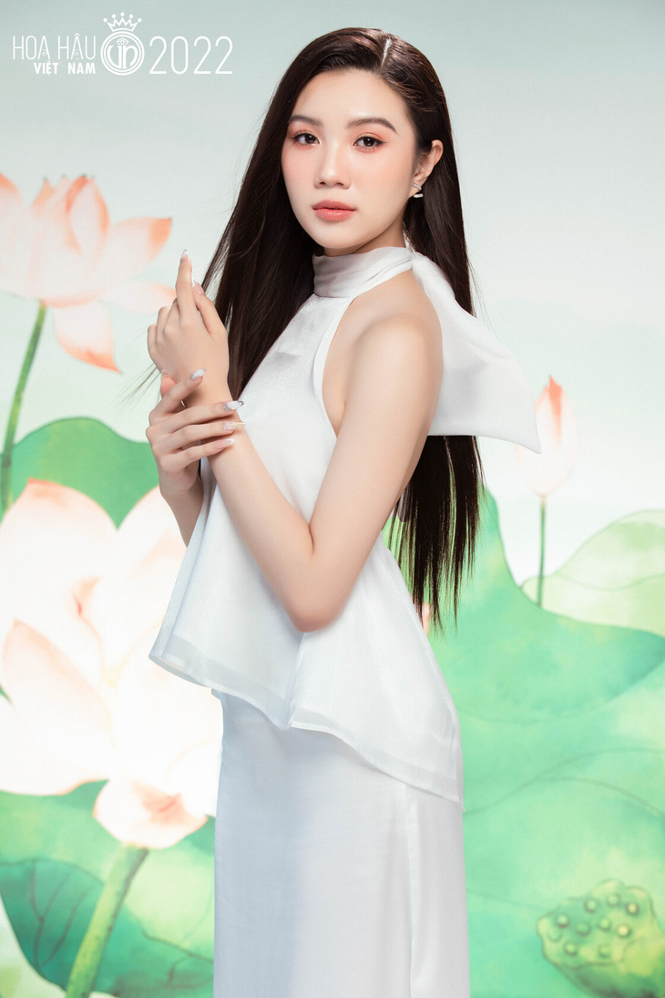 Ngắm bộ ảnh ‘tươi như bông’ của dàn thí sinh Hoa hậu Việt Nam 2022 - Ảnh 7.
