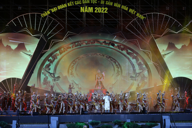 Ấn tượng chương trình nghệ thuật ‘Khát vọng Việt Nam’ trên sân khấu bán đảo - Ảnh 2.