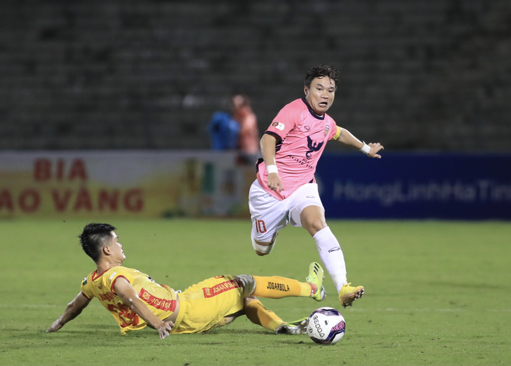 V-League 2022: Vé trụ hạng cuối cùng vào tay Hồng Lĩnh Hà Tĩnh - Ảnh 2.