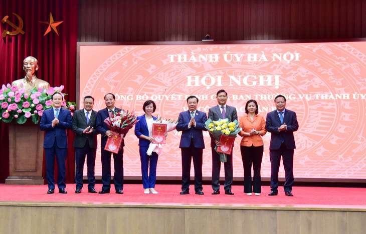Hà Nội trao 3 quyết định về công tác cán bộ, quận Thanh Xuân có tân bí thư - Ảnh 1.