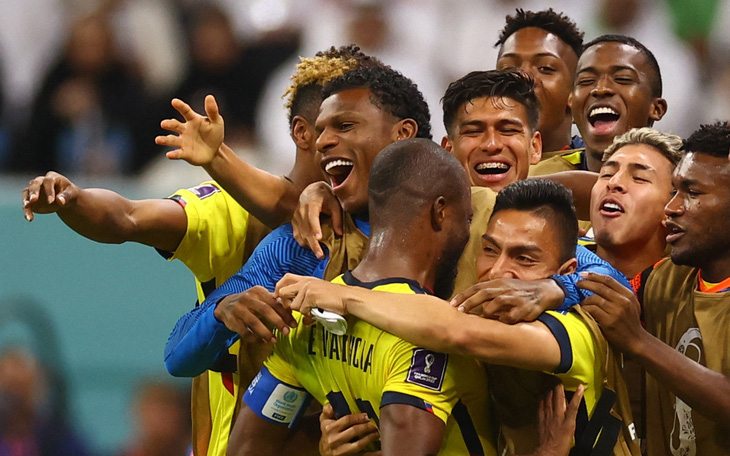 Valencia lập cú đúp, Ecuador hạ chủ nhà Qatar ở trận khai mạc World Cup 2022