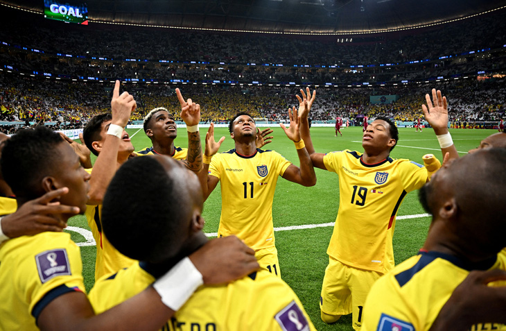 Giải mã cách ăn mừng kỳ lạ của Ecuador sau bàn thắng đầu tiên ở World Cup 2022 - Ảnh 1.