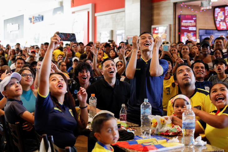 Người hâm mộ Ecuador nói gì sau chiến thắng mở màn tại World Cup? - Ảnh 4.