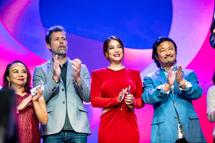 Chủ tịch Trương Ngọc Ánh hội ngộ dàn sao Việt tại Liên hoan phim thế giới châu Á - Ảnh 3.