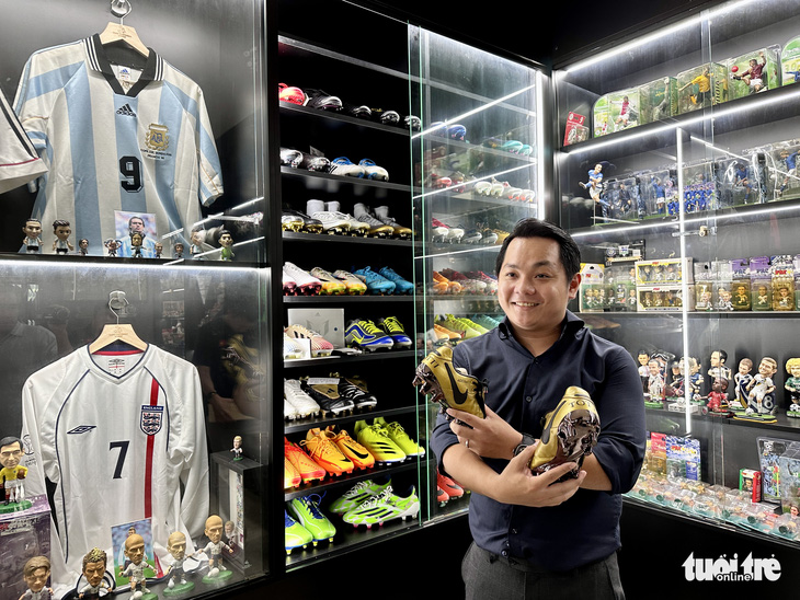 CĐV Việt Nam chi tiền tỉ mở thư viện bóng đá có Ronaldo, Messi - Ảnh 1.