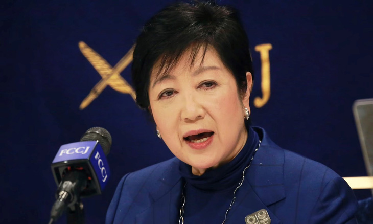 Thống đốc Tokyo kêu gọi mặc áo cổ lọ để tiết kiệm năng lượng trong mùa Đông - Ảnh 1.