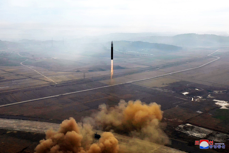 Bị lên án vì thử tên lửa đạn đạo, Triều Tiên nói Liên Hiệp Quốc xài tiêu chuẩn kép - Ảnh 1.