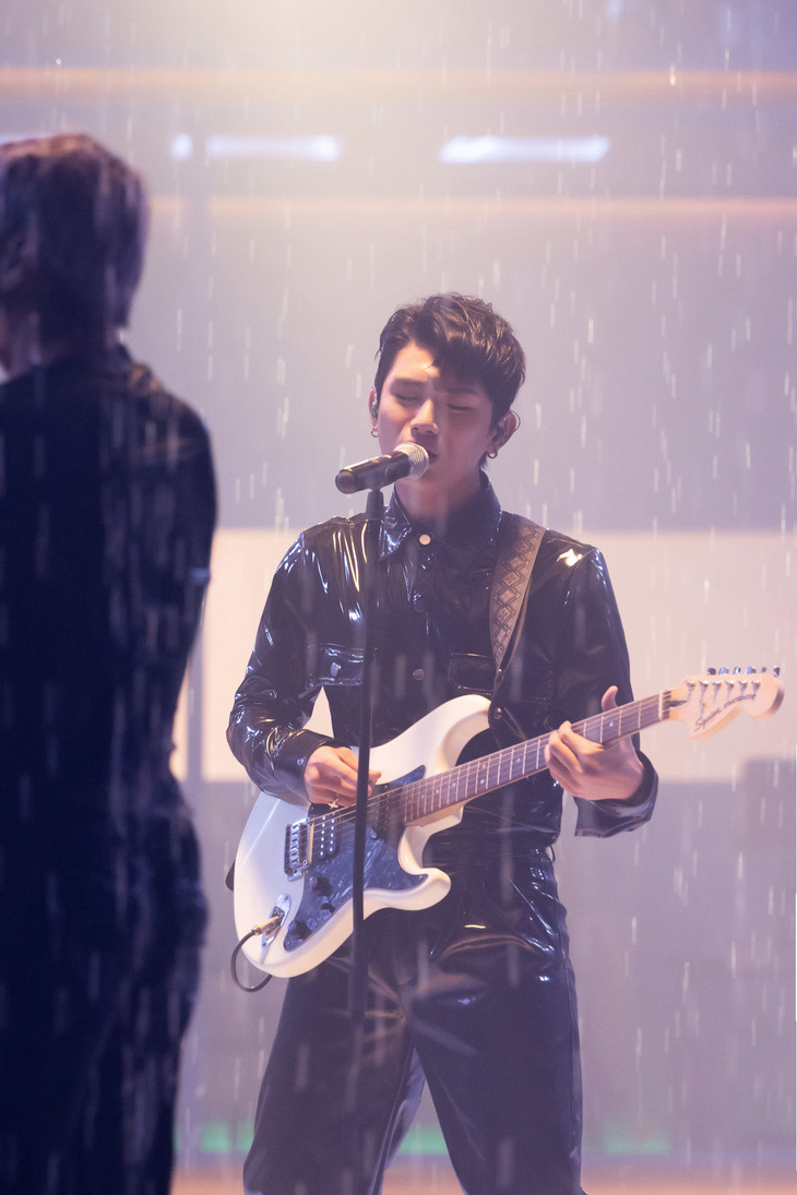 Grey D ra mắt MV ‘Dự báo thời tiết hôm nay mưa trong... chiều mưa - Ảnh 3.