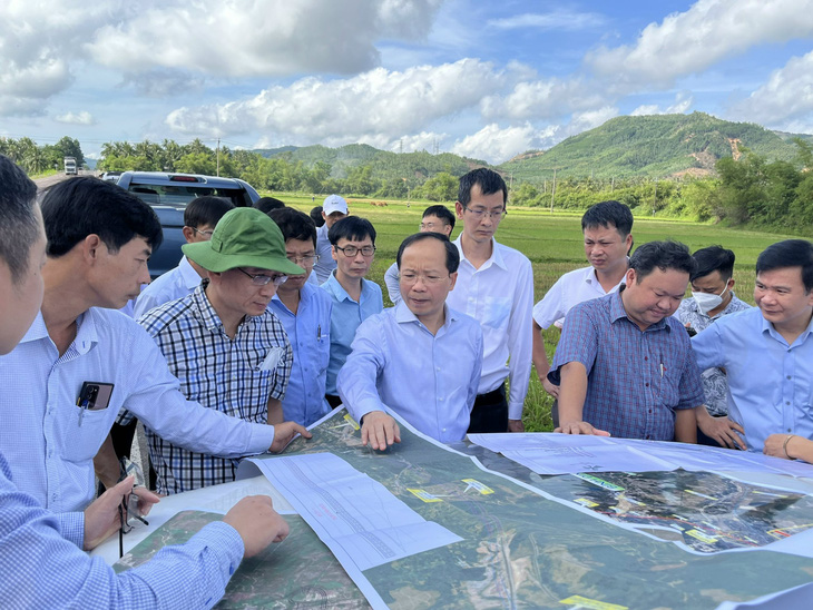 Bồi thường giải phóng mặt bằng làm cao tốc Bắc - Nam: Vì sao Phú Yên chưa giải ngân được đồng nào? - Ảnh 1.