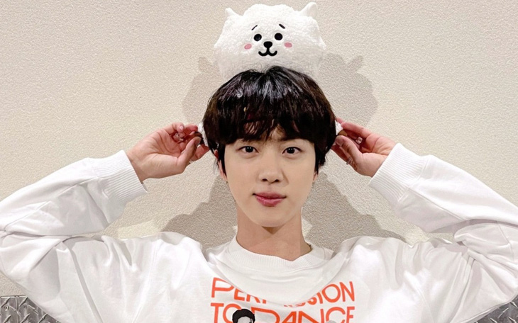 Jin (BTS) chính thức nhập ngũ vào ngày 13-12