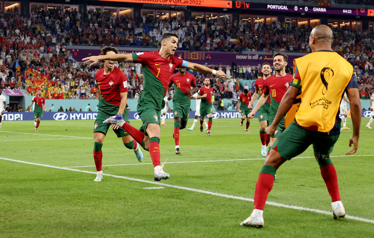Ronaldo ghi bàn, Bồ Đào Nha thắng nghẹt thở Ghana - Ảnh 1.