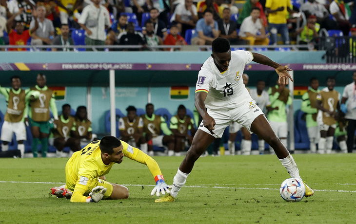 Ronaldo ghi bàn, Bồ Đào Nha thắng nghẹt thở Ghana - Ảnh 2.