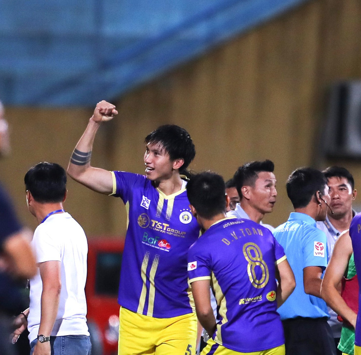 CLB Hà Nội giành Cúp quốc gia 2022 bằng hai siêu phẩm của Đoàn Văn Hậu, Thái Quý - Ảnh 1.