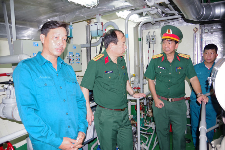 Kiên Giang: Chính thức tiếp nhận năm tàu cho Hải đội dân quân thường trực - Ảnh 2.