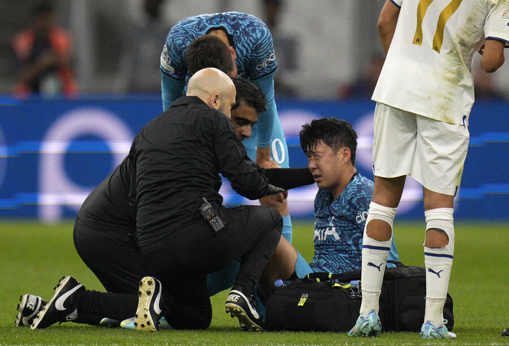 Son Heung Min phải phẫu thuật, nguy cơ vắng mặt ở World Cup 2022 - Ảnh 1.