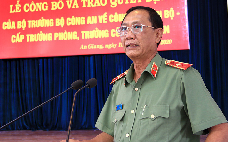 Thiếu tướng Bùi Bé Tư và đại tá Nguyễn Thượng Lễ bị cách hết chức vụ trong Đảng