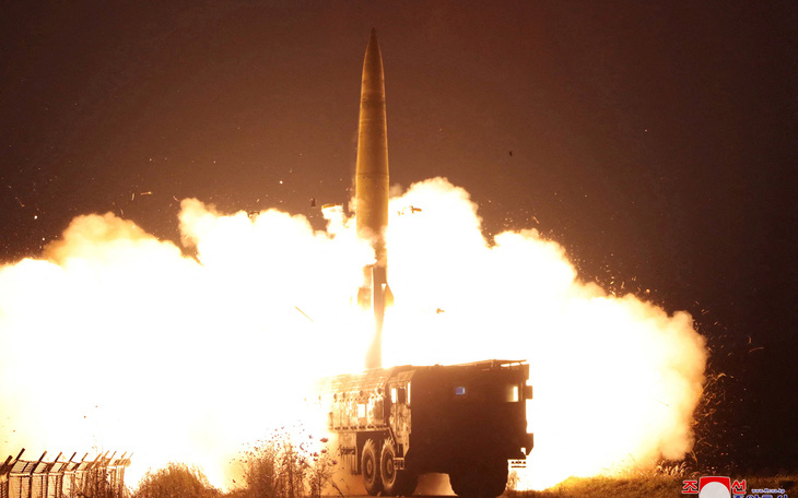 Triều Tiên lại bắn thêm bốn tên lửa đạn đạo